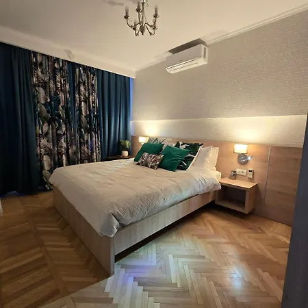 Leaf By Sattal Bucarest